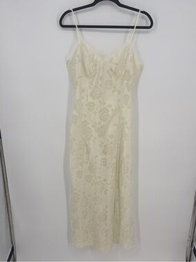 Victoria's Secret Vintage Burnout Satin Slip in Ivory/White size M